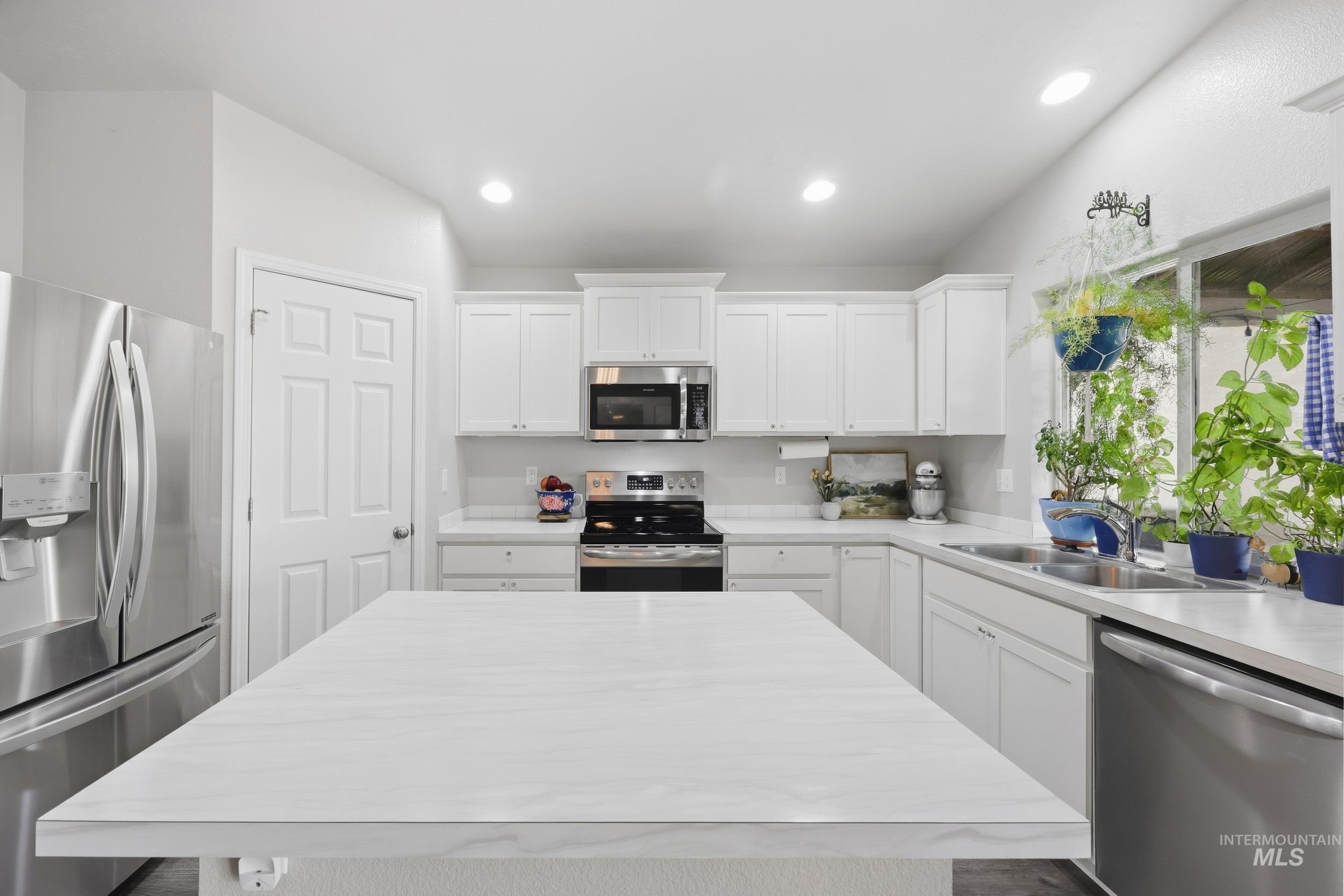 10690 Hackberry St, Nampa, Idaho 83687, 4 Bedrooms, 2 Bathrooms, Residential For Sale, Price $424,900, 99001172