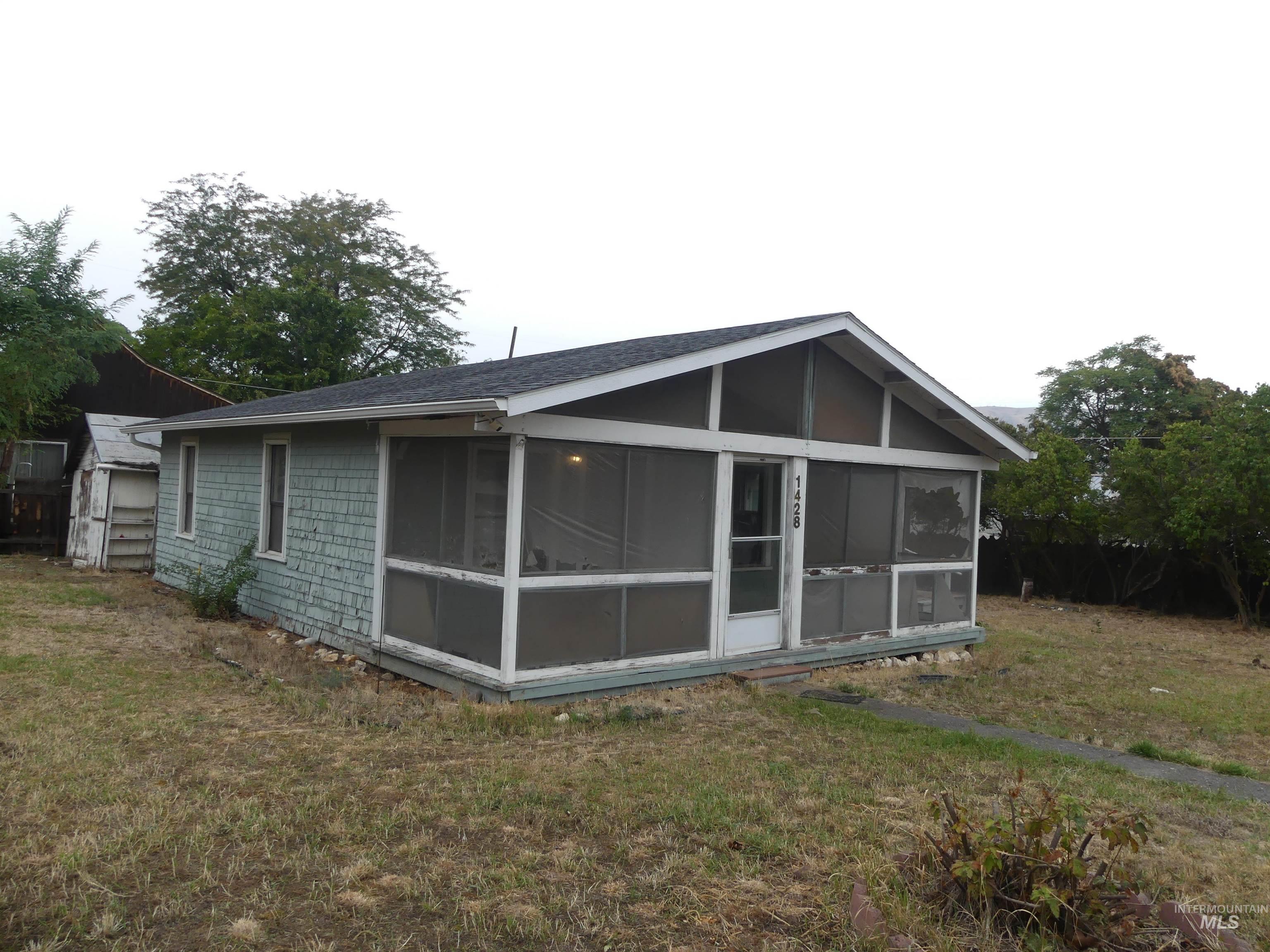 1428 18th St, Lewiston, Idaho 83501, 3 Bedrooms, 1 Bathroom, Residential For Sale, Price $199,000, 99001173