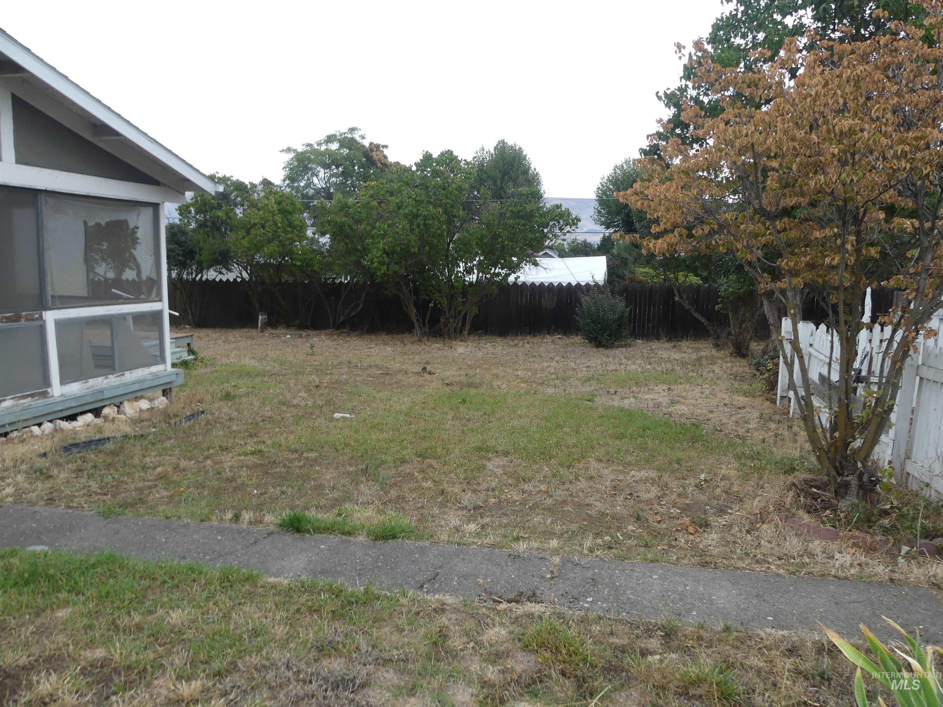 1428 18th St, Lewiston, Idaho 83501, 3 Bedrooms, 1 Bathroom, Residential For Sale, Price $199,000, 99001173
