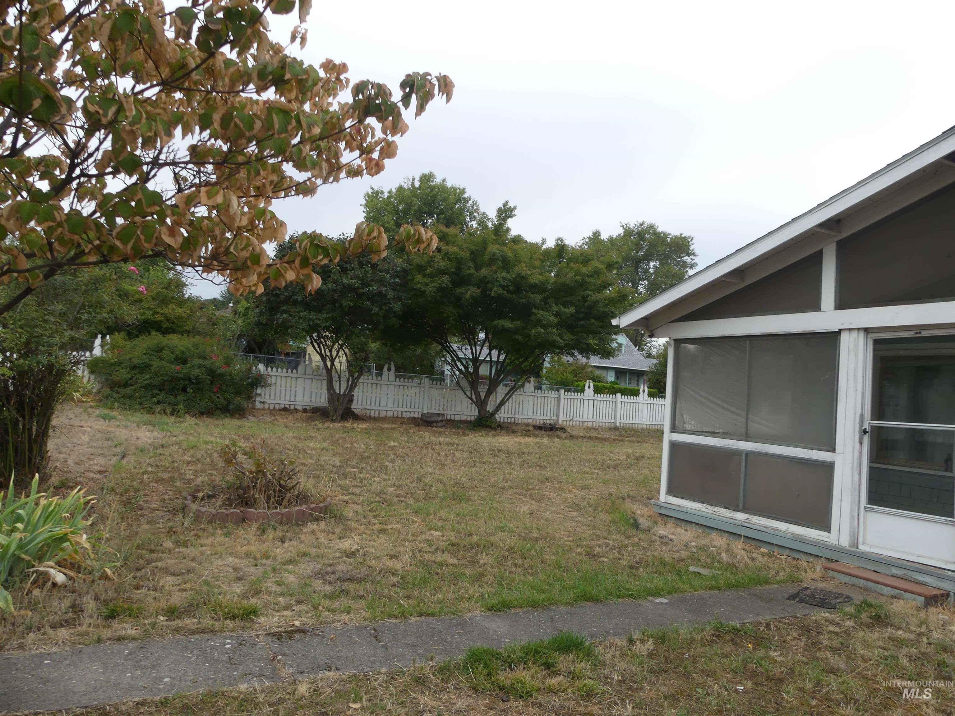1428 18th St, Lewiston, Idaho 83501, 3 Bedrooms, 1 Bathroom, Residential For Sale, Price $199,000, 99001173
