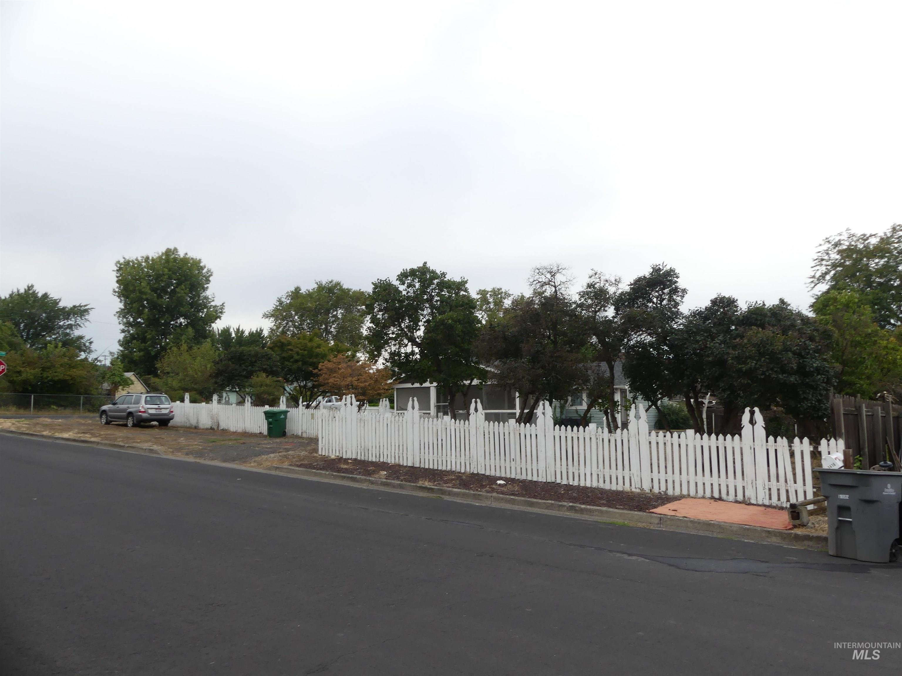1428 18th St, Lewiston, Idaho 83501, 3 Bedrooms, 1 Bathroom, Residential For Sale, Price $199,000, 99001173