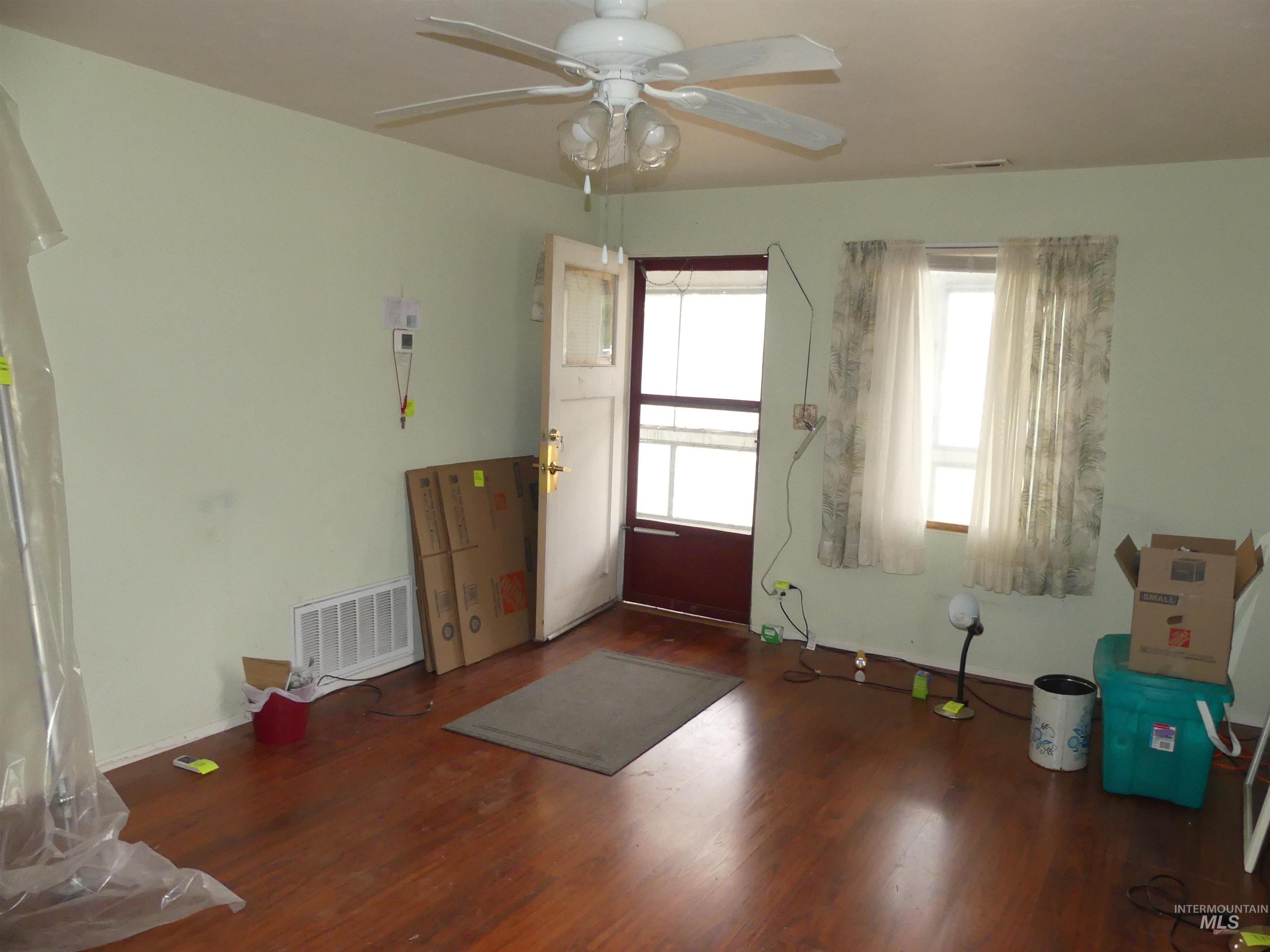 1428 18th St, Lewiston, Idaho 83501, 3 Bedrooms, 1 Bathroom, Residential For Sale, Price $199,000, 99001173
