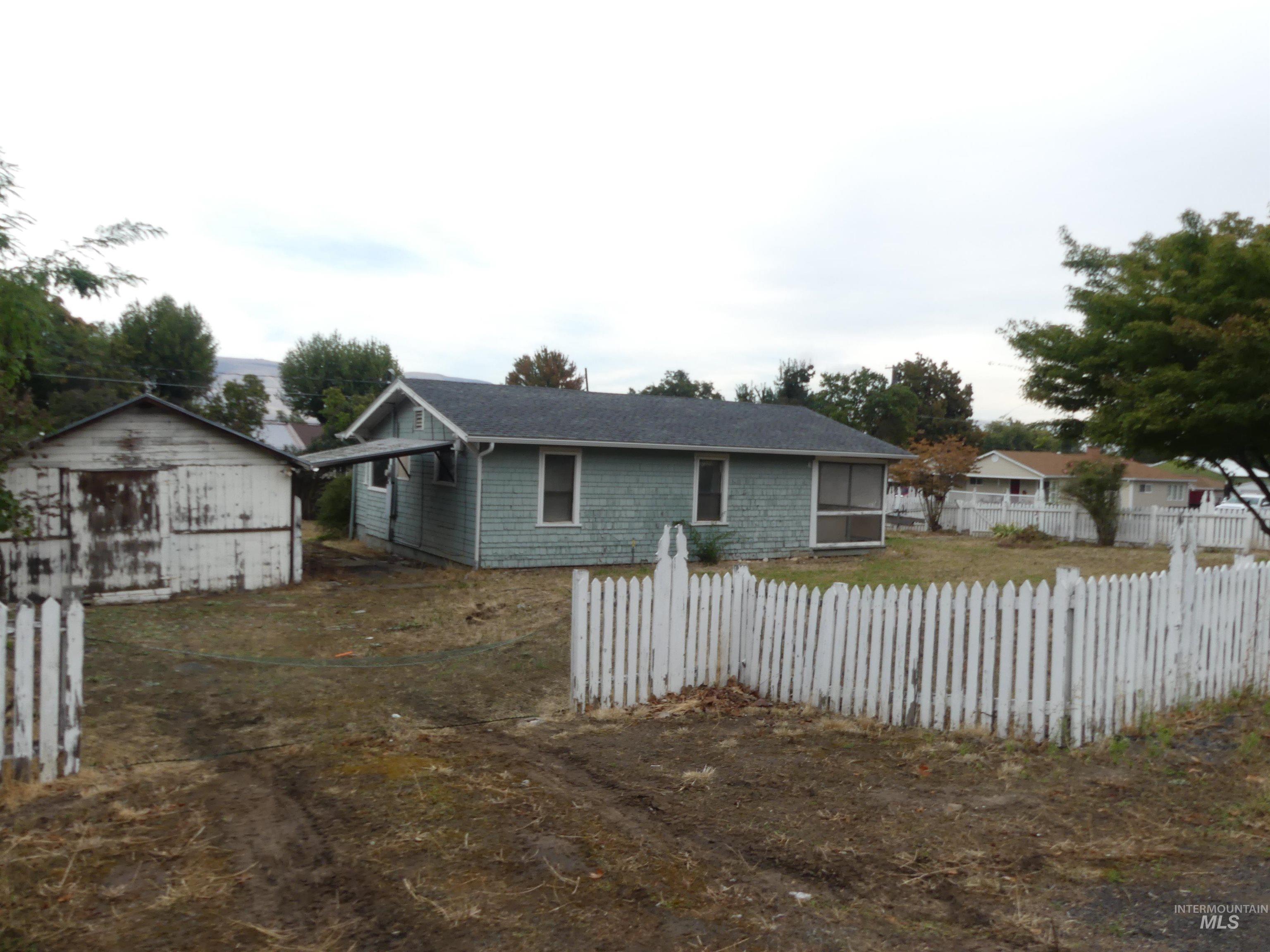 1428 18th St, Lewiston, Idaho 83501, 3 Bedrooms, 1 Bathroom, Residential For Sale, Price $199,000, 99001173