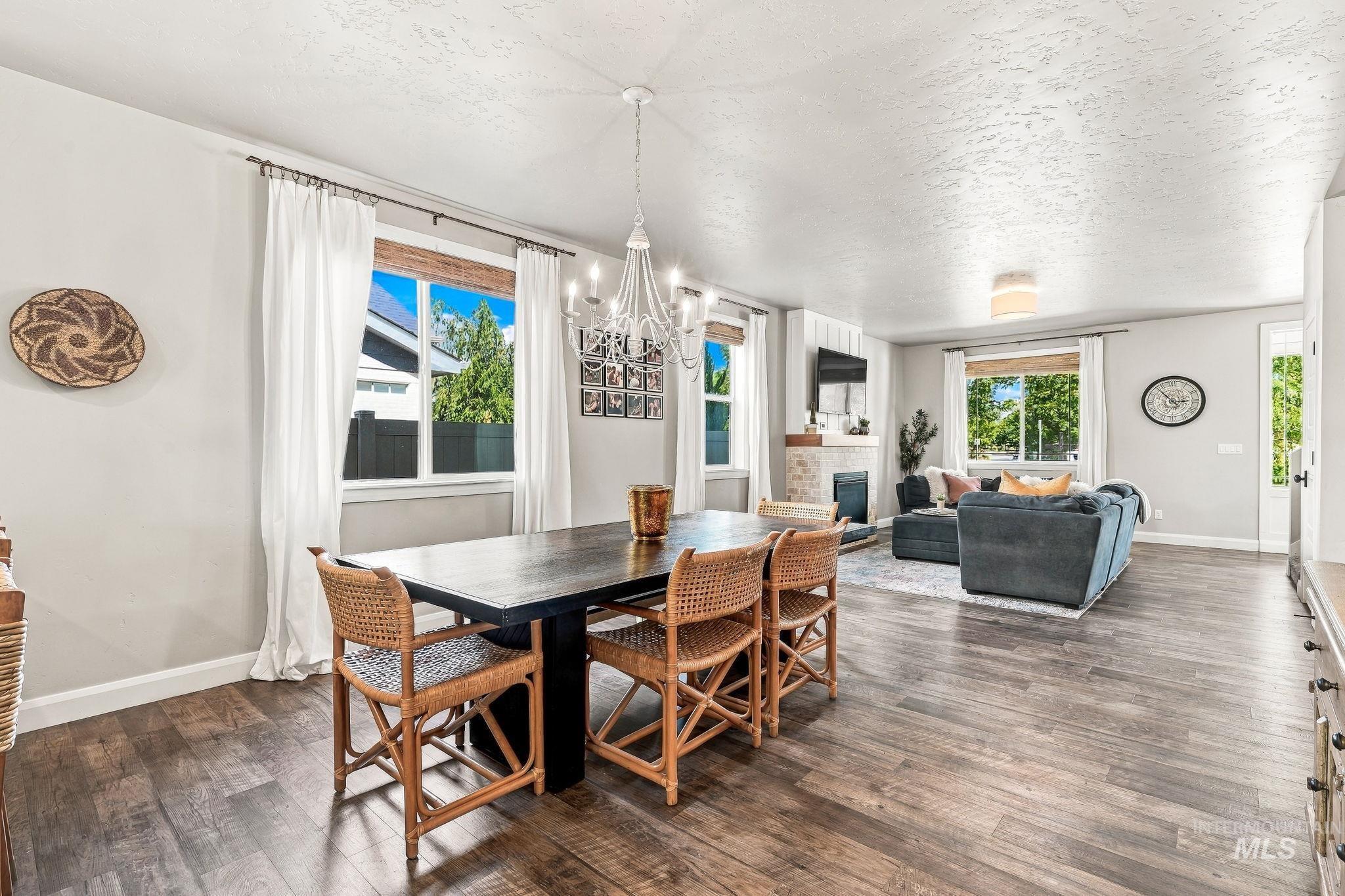 365 N Tullshire, Eagle, Idaho 83616, 4 Bedrooms, 3.5 Bathrooms, Residential For Sale, Price $739,900, 99001174