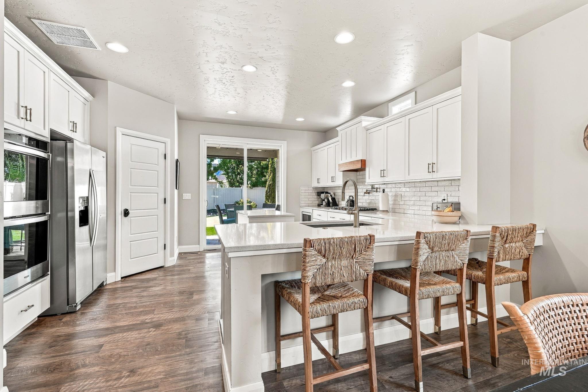 365 N Tullshire, Eagle, Idaho 83616, 4 Bedrooms, 3.5 Bathrooms, Residential For Sale, Price $739,900, 99001174