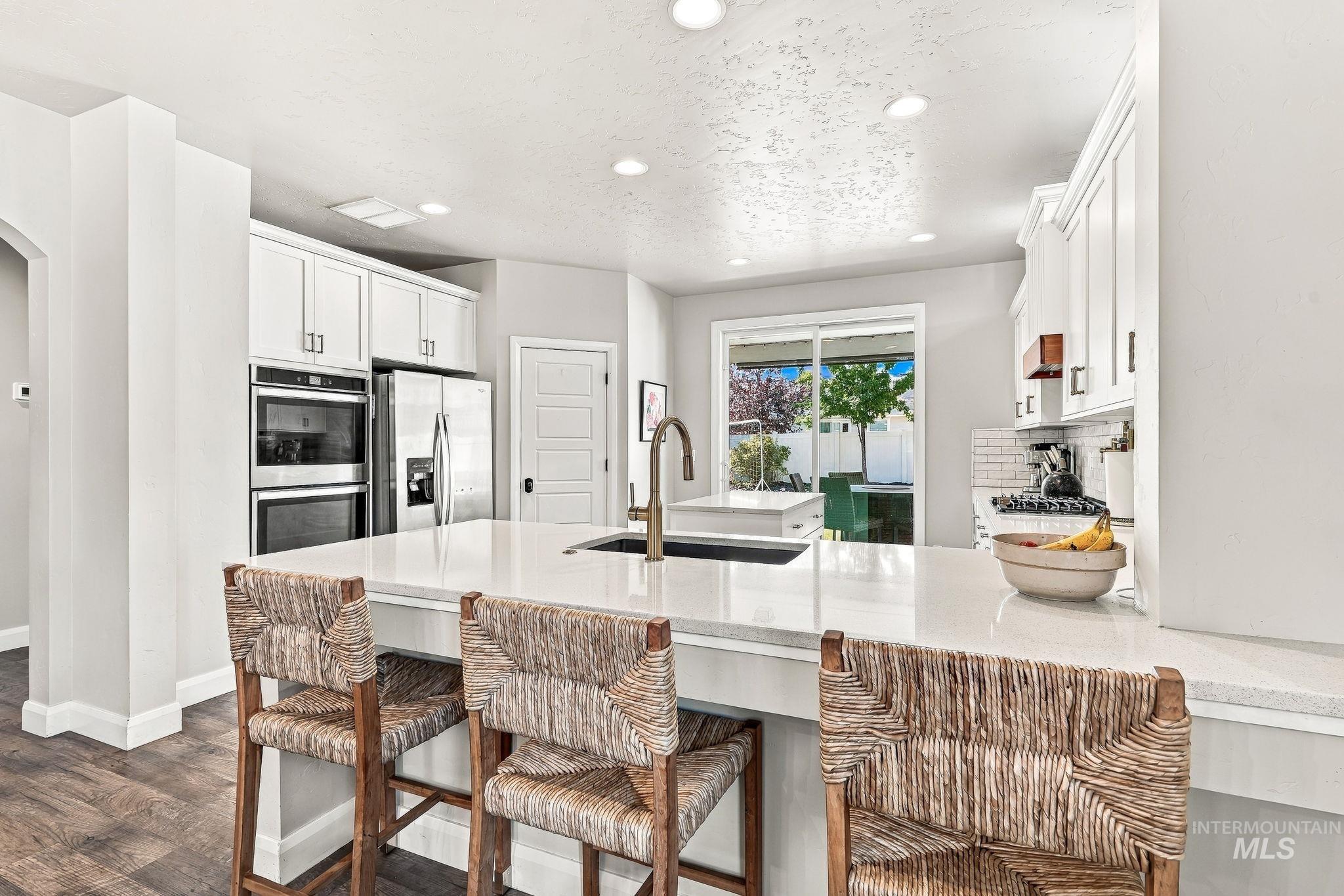 365 N Tullshire, Eagle, Idaho 83616, 4 Bedrooms, 3.5 Bathrooms, Residential For Sale, Price $739,900, 99001174