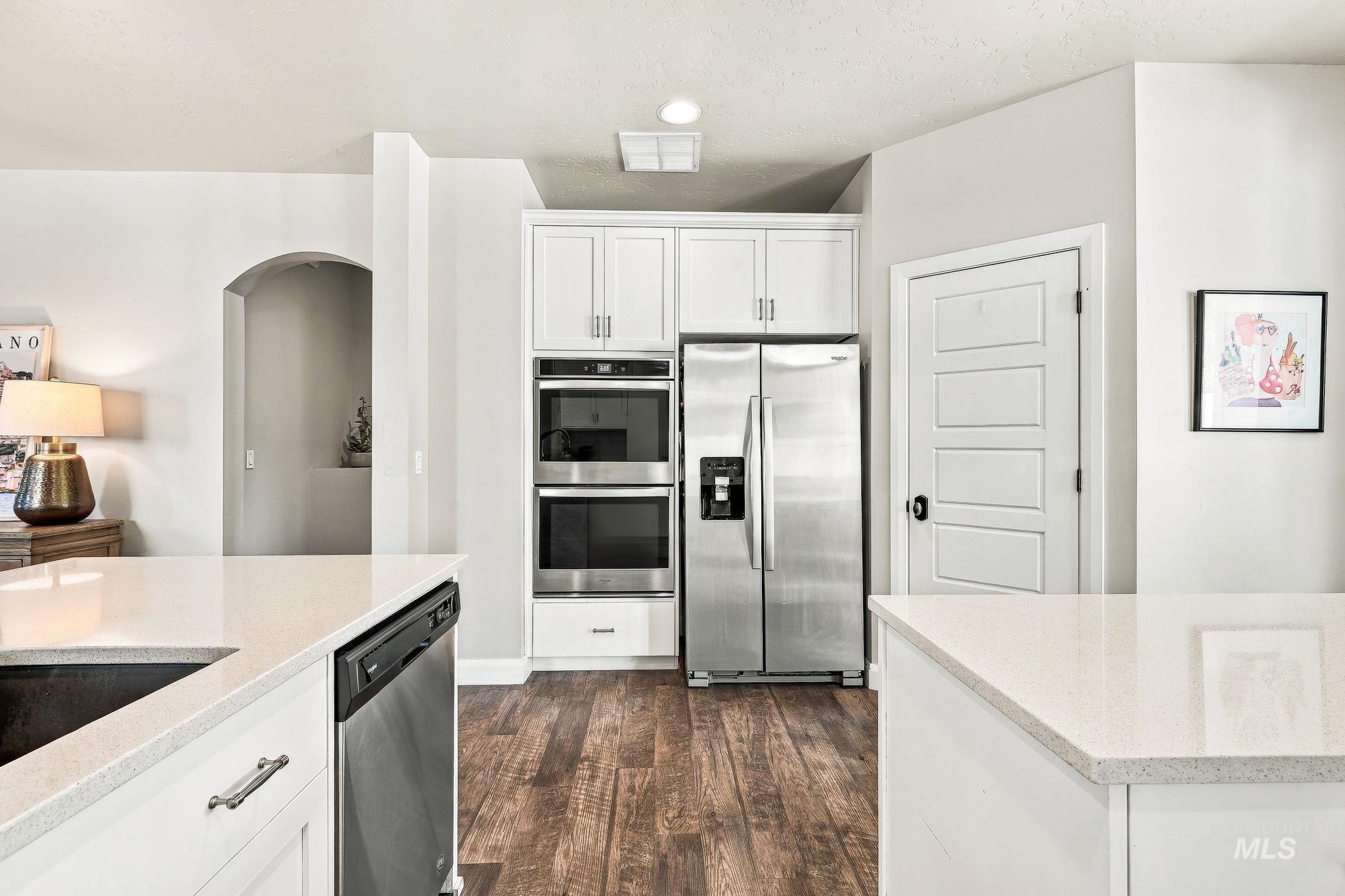 365 N Tullshire, Eagle, Idaho 83616, 4 Bedrooms, 3.5 Bathrooms, Residential For Sale, Price $739,900, 99001174