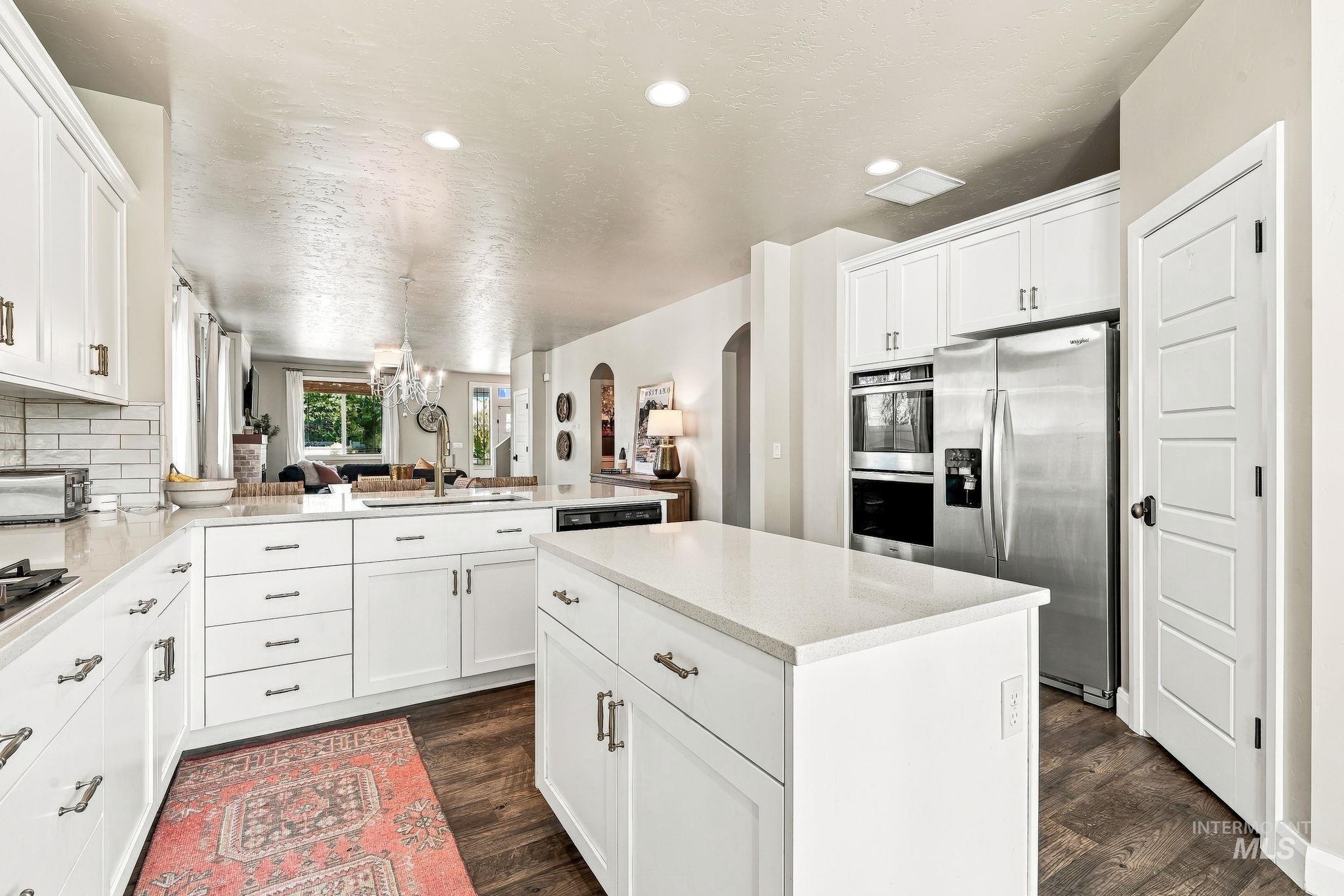 365 N Tullshire, Eagle, Idaho 83616, 4 Bedrooms, 3.5 Bathrooms, Residential For Sale, Price $739,900, 99001174