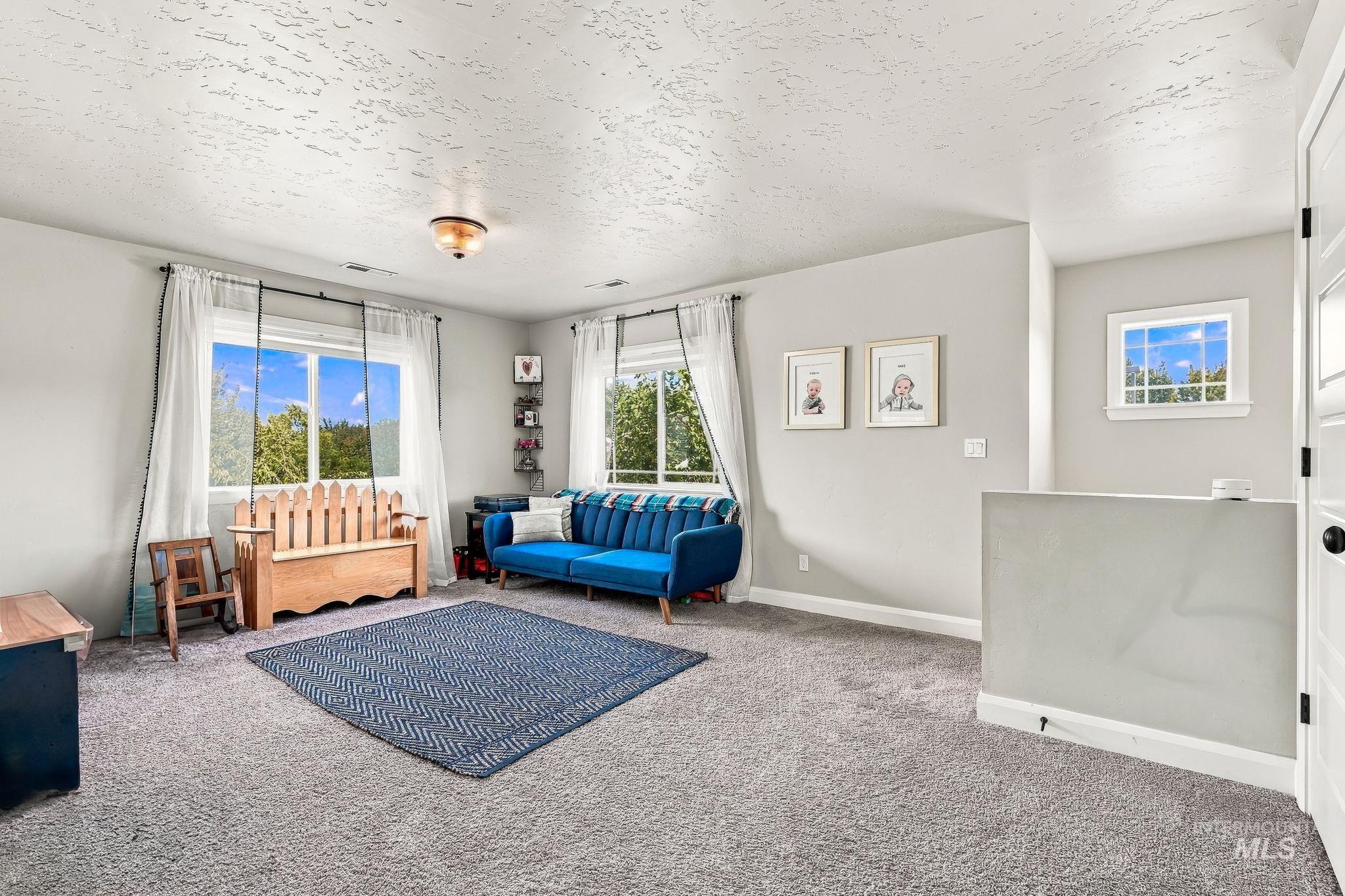 365 N Tullshire, Eagle, Idaho 83616, 4 Bedrooms, 3.5 Bathrooms, Residential For Sale, Price $739,900, 99001174