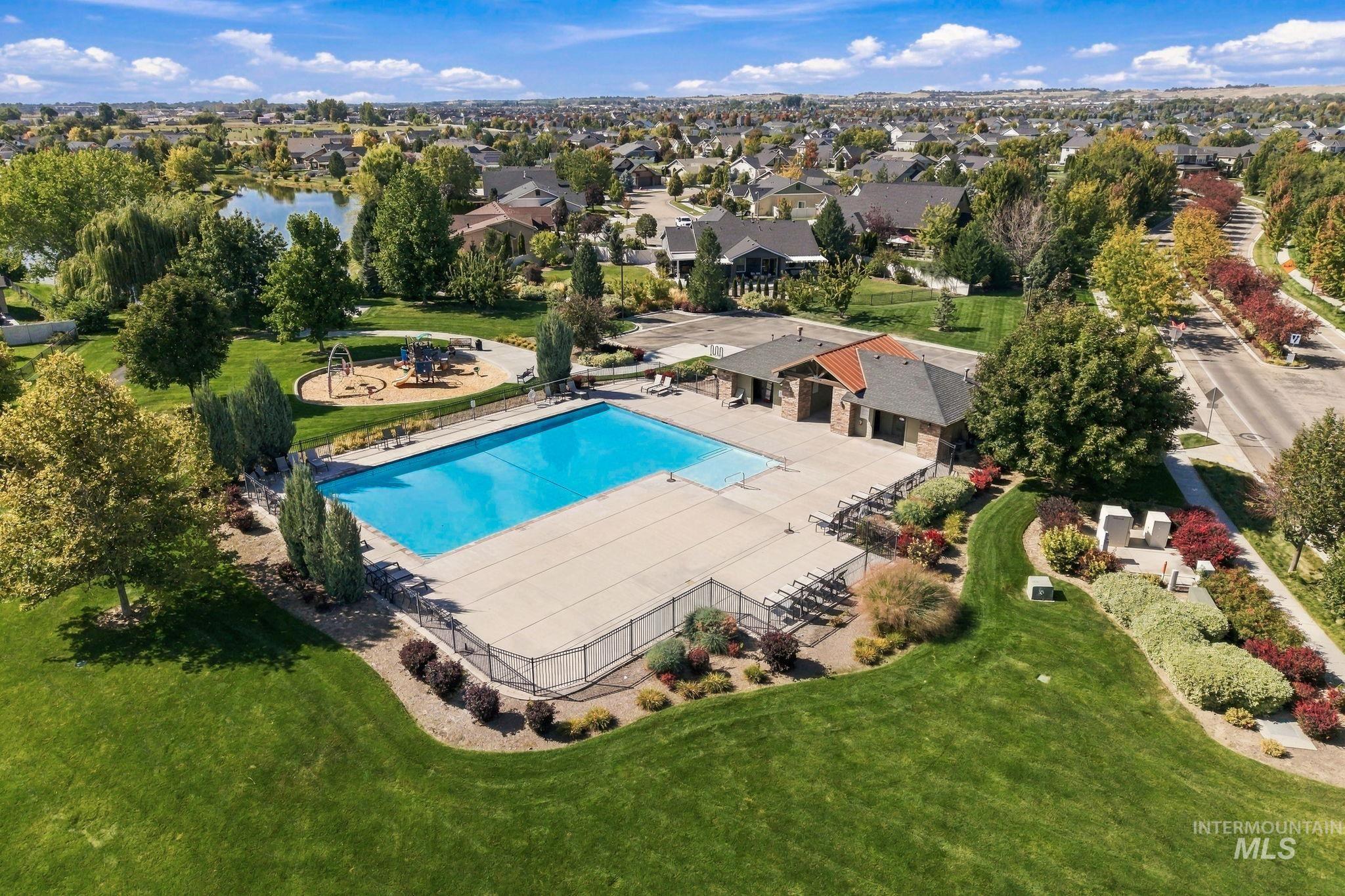365 N Tullshire, Eagle, Idaho 83616, 4 Bedrooms, 3.5 Bathrooms, Residential For Sale, Price $739,900, 99001174