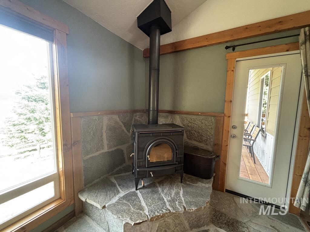 10092 Timberrim Drive, Cascade, Idaho 83611, 3 Bedrooms, 1 Bathroom, Residential For Sale, Price $549,900, 99001176
