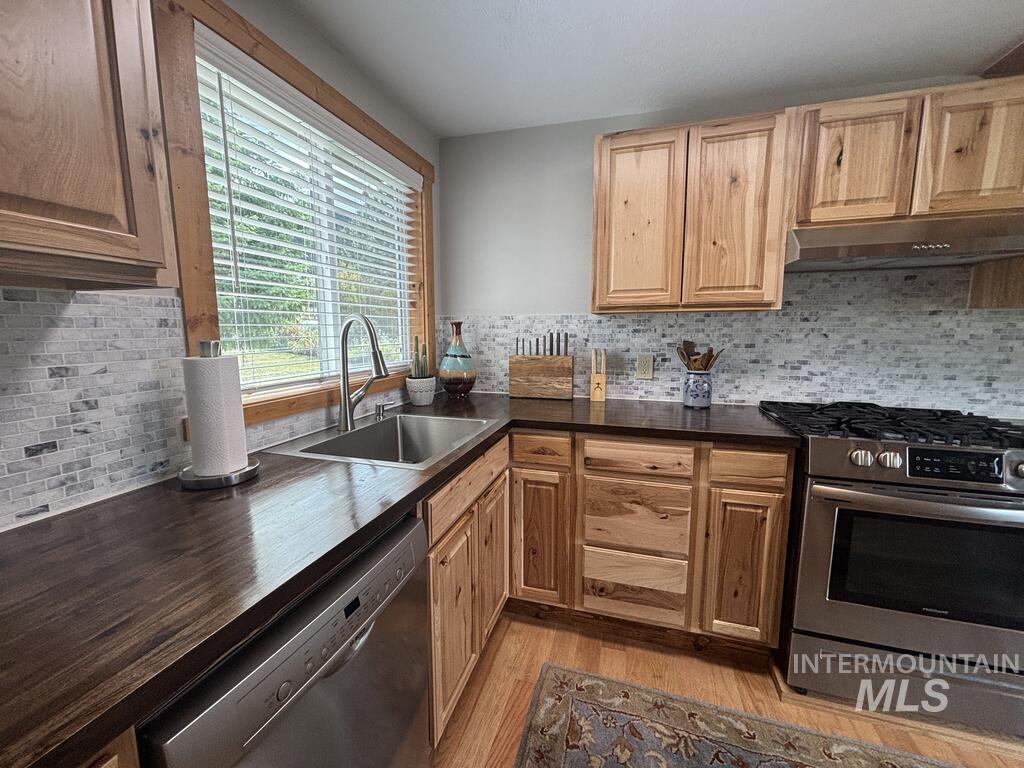 10092 Timberrim Drive, Cascade, Idaho 83611, 3 Bedrooms, 1 Bathroom, Residential For Sale, Price $549,900, 99001176