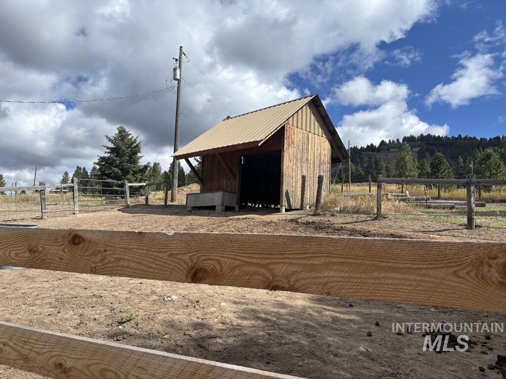 10092 Timberrim Drive, Cascade, Idaho 83611, 3 Bedrooms, 1 Bathroom, Residential For Sale, Price $549,900, 99001176