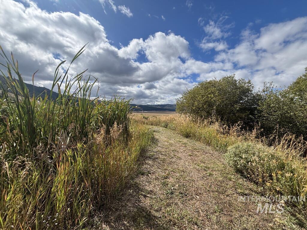 10092 Timberrim Drive, Cascade, Idaho 83611, 3 Bedrooms, 1 Bathroom, Residential For Sale, Price $549,900, 99001176