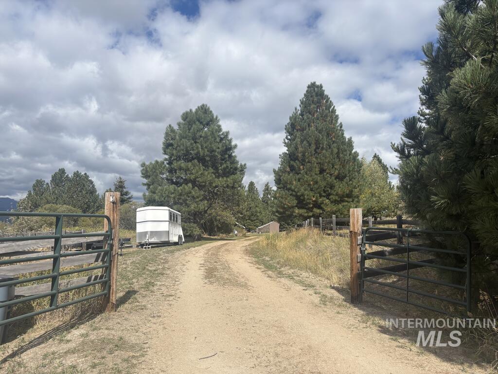 10092 Timberrim Drive, Cascade, Idaho 83611, 3 Bedrooms, 1 Bathroom, Residential For Sale, Price $549,900, 99001176