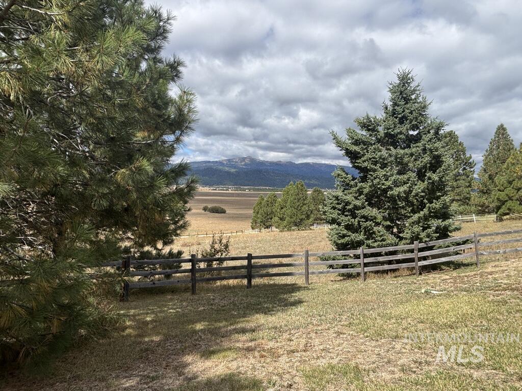 10092 Timberrim Drive, Cascade, Idaho 83611, 3 Bedrooms, 1 Bathroom, Residential For Sale, Price $549,900, 99001176