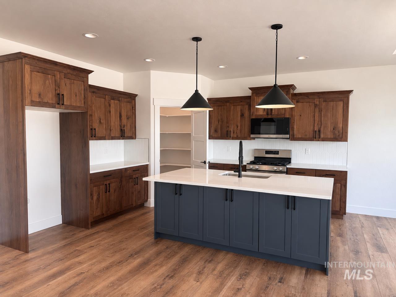 2116 Regan Street, Jerome, Idaho 83338, 3 Bedrooms, 2 Bathrooms, Residential For Sale, Price $439,900, 99001178