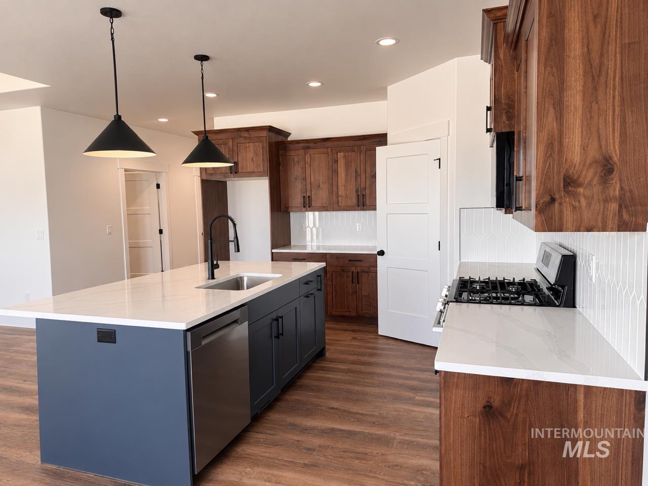 2116 Regan Street, Jerome, Idaho 83338, 3 Bedrooms, 2 Bathrooms, Residential For Sale, Price $439,900, 99001178