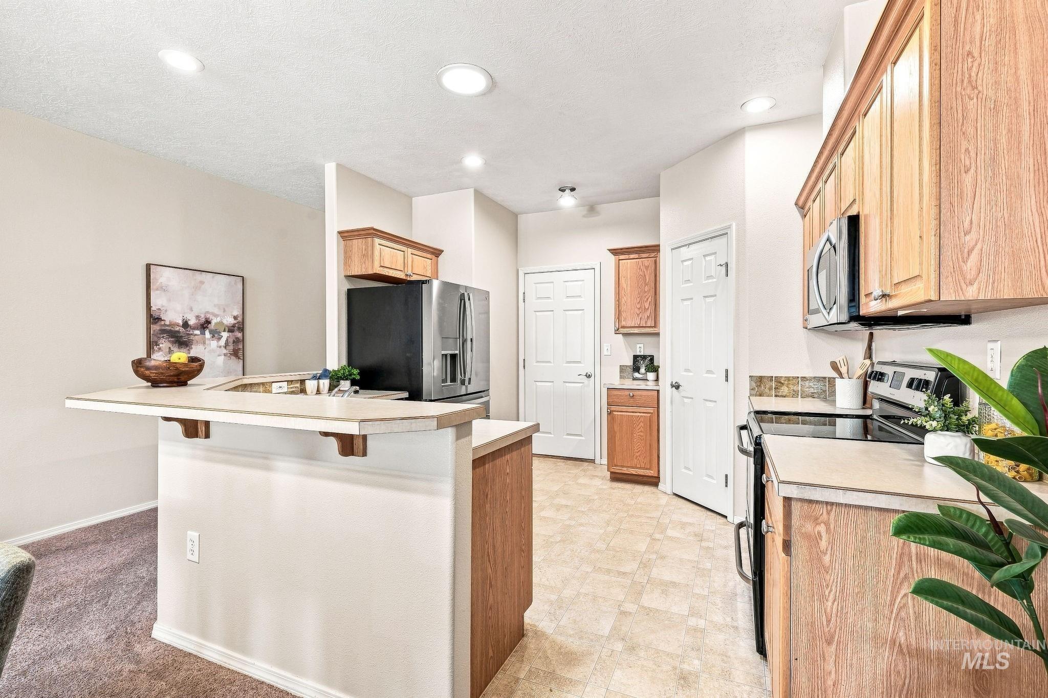 9482 W Granger Ct, Boise, Idaho 83704, 2 Bedrooms, 2 Bathrooms, Residential For Sale, Price $369,900, 99001179