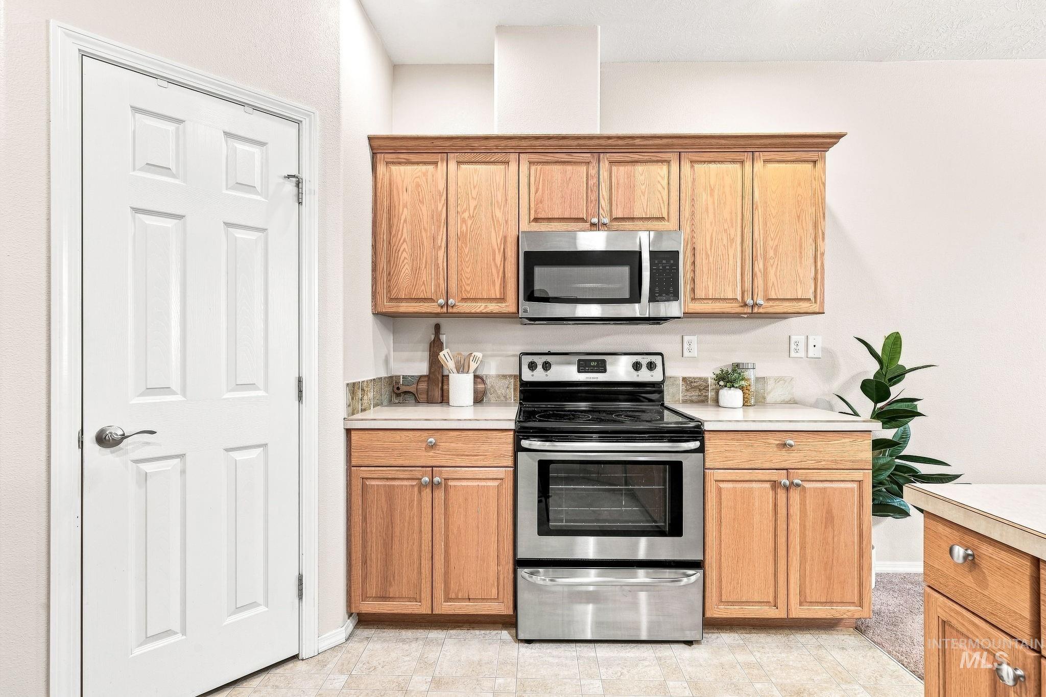 9482 W Granger Ct, Boise, Idaho 83704, 2 Bedrooms, 2 Bathrooms, Residential For Sale, Price $369,900, 99001179