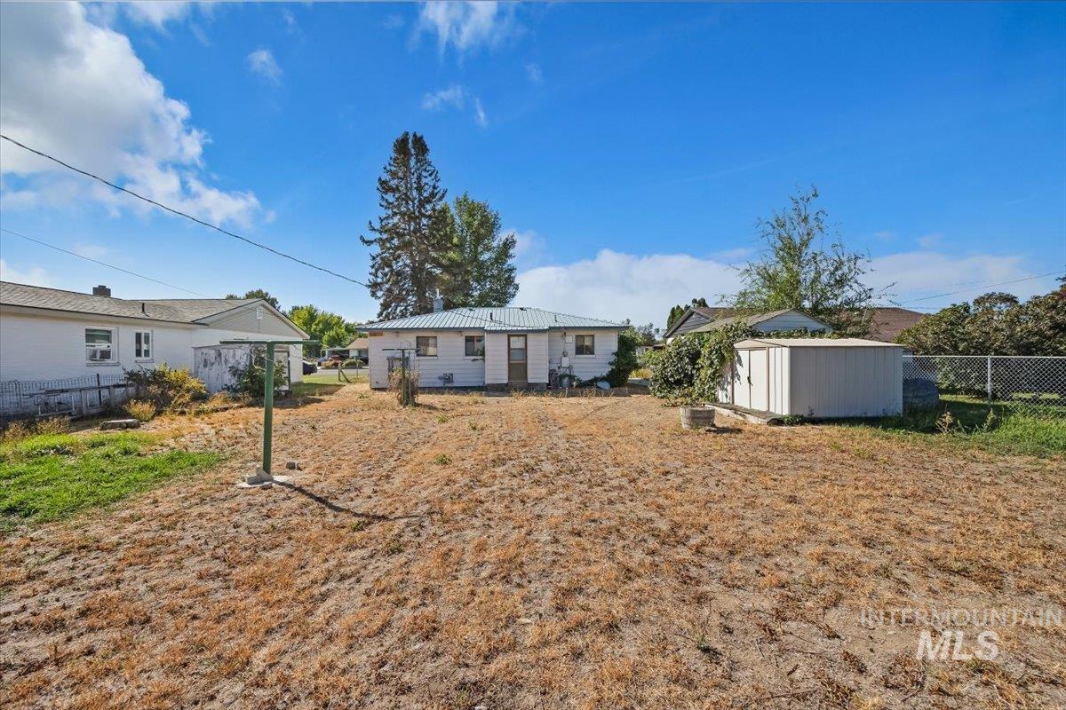 812 9th Ave East, Jerome, Idaho 83338, 3 Bedrooms, 1 Bathroom, Residential For Sale, Price $224,900, 99001182