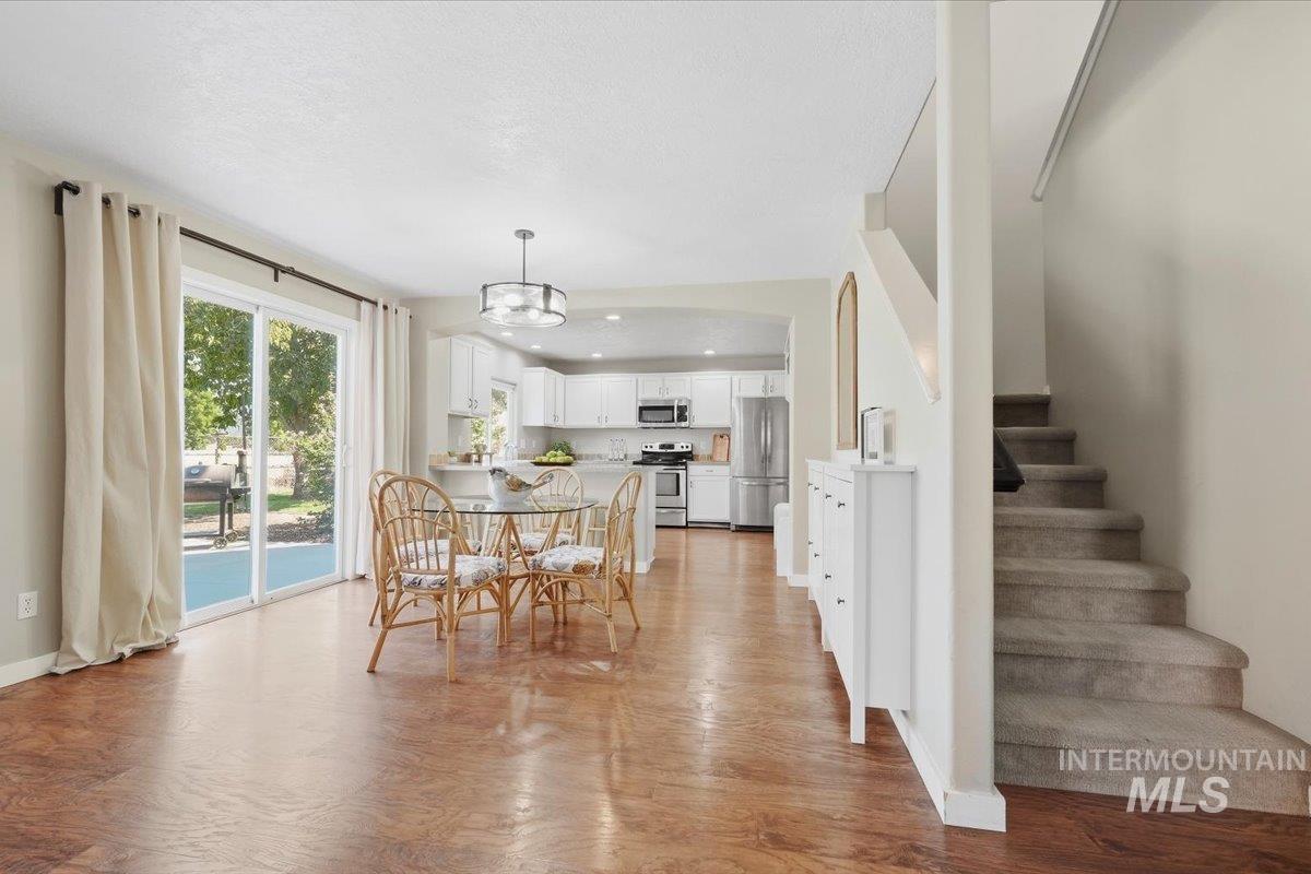 1340 N Golfview Way, Meridian, Idaho 83642, 4 Bedrooms, 2.5 Bathrooms, Residential For Sale, Price $526,600, 99001183