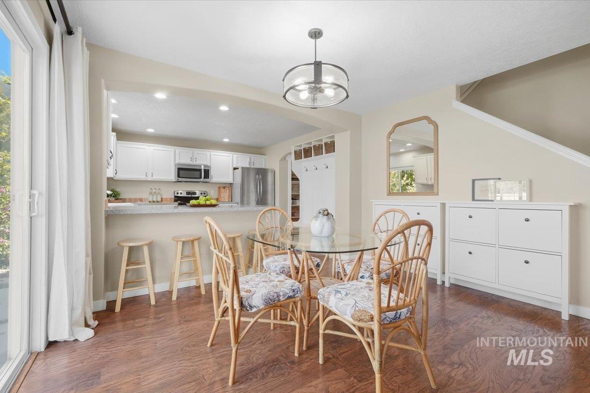 1340 N Golfview Way, Meridian, Idaho 83642, 4 Bedrooms, 2.5 Bathrooms, Residential For Sale, Price $526,600, 99001183