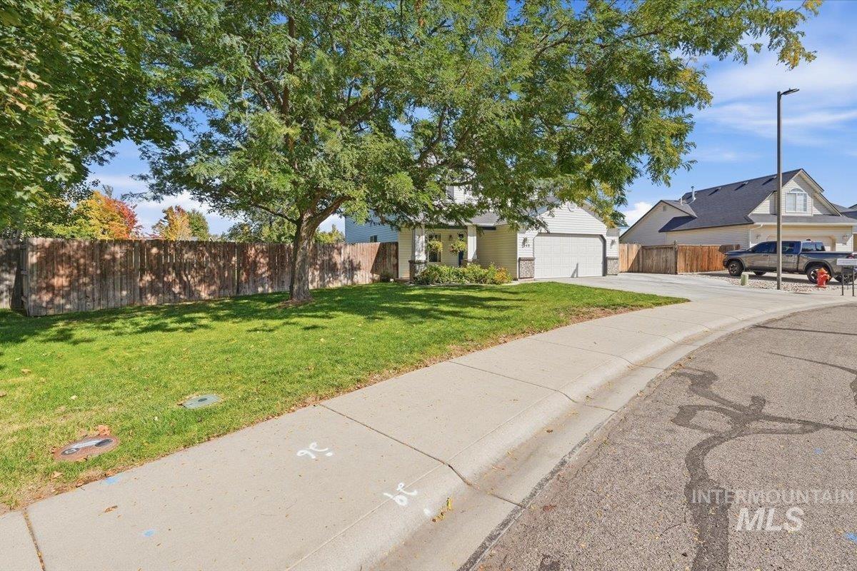 1340 N Golfview Way, Meridian, Idaho 83642, 4 Bedrooms, 2.5 Bathrooms, Residential For Sale, Price $526,600, 99001183