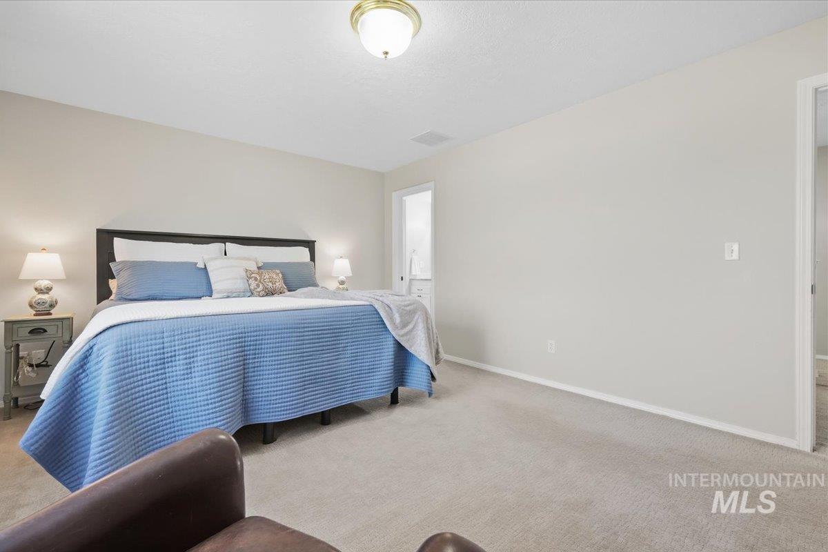 1340 N Golfview Way, Meridian, Idaho 83642, 4 Bedrooms, 2.5 Bathrooms, Residential For Sale, Price $526,600, 99001183