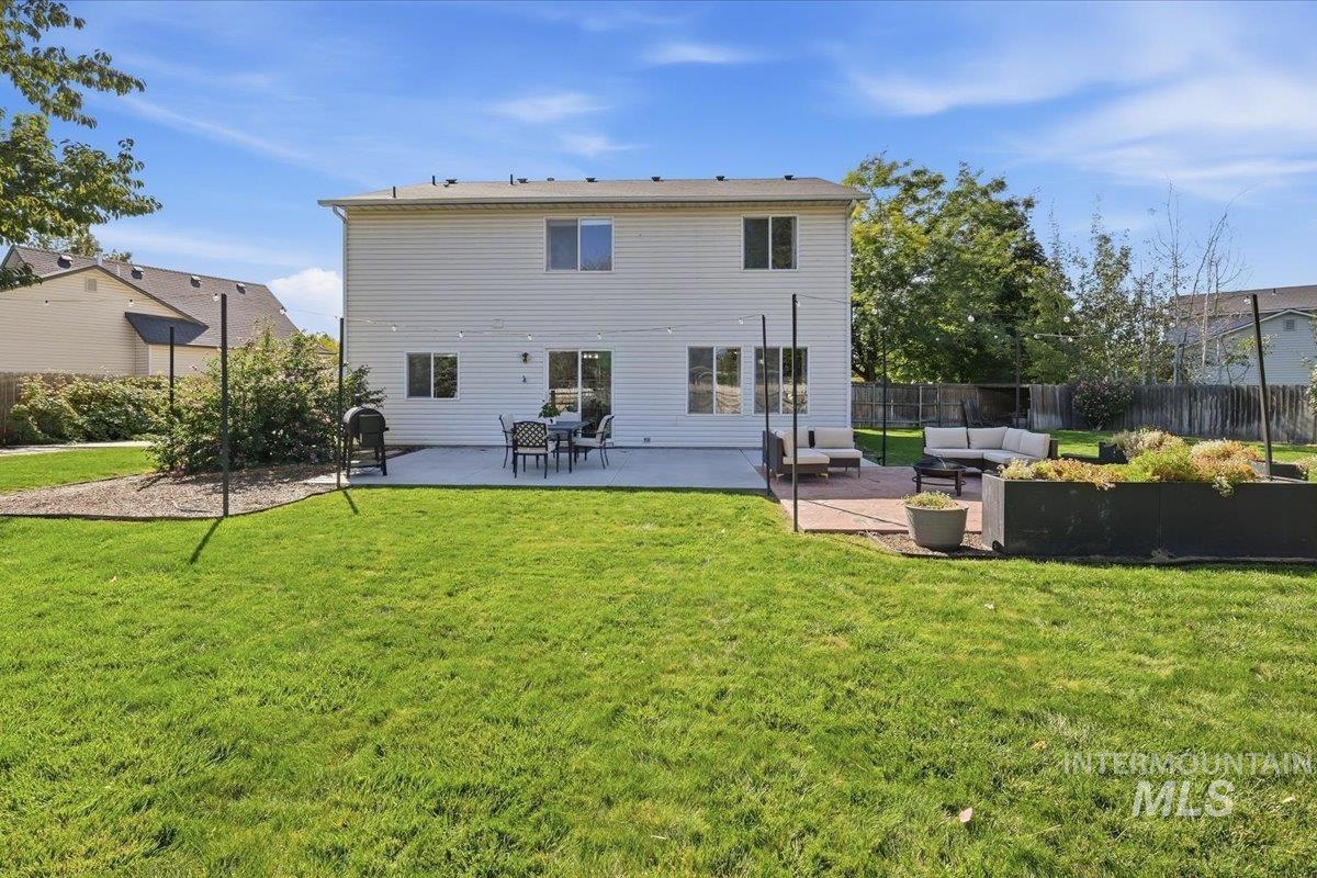 1340 N Golfview Way, Meridian, Idaho 83642, 4 Bedrooms, 2.5 Bathrooms, Residential For Sale, Price $526,600, 99001183