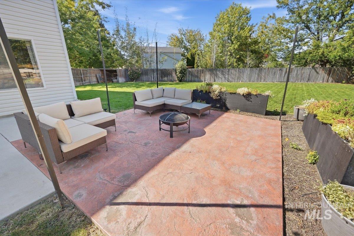 1340 N Golfview Way, Meridian, Idaho 83642, 4 Bedrooms, 2.5 Bathrooms, Residential For Sale, Price $526,600, 99001183
