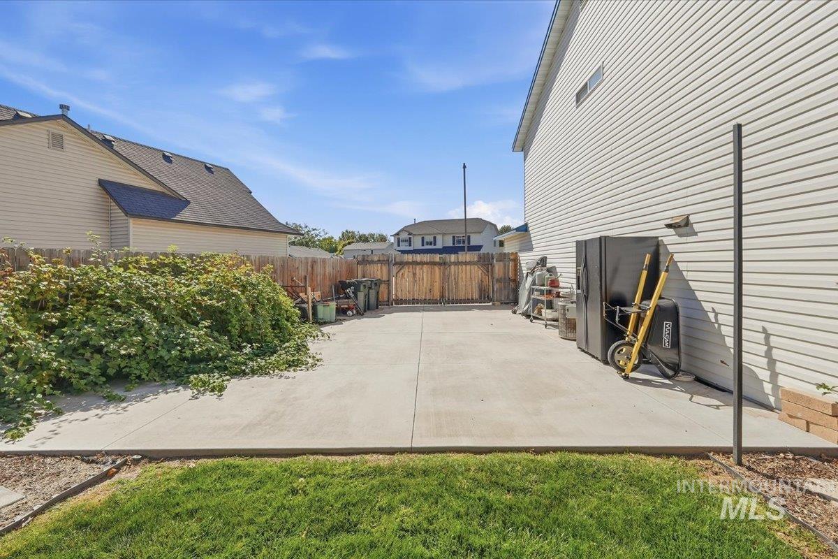 1340 N Golfview Way, Meridian, Idaho 83642, 4 Bedrooms, 2.5 Bathrooms, Residential For Sale, Price $526,600, 99001183