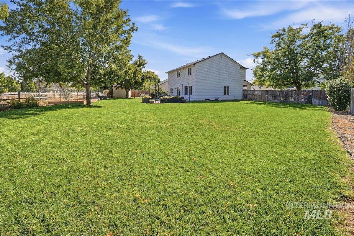 1340 N Golfview Way, Meridian, Idaho 83642, 4 Bedrooms, 2.5 Bathrooms, Residential For Sale, Price $526,600, 99001183