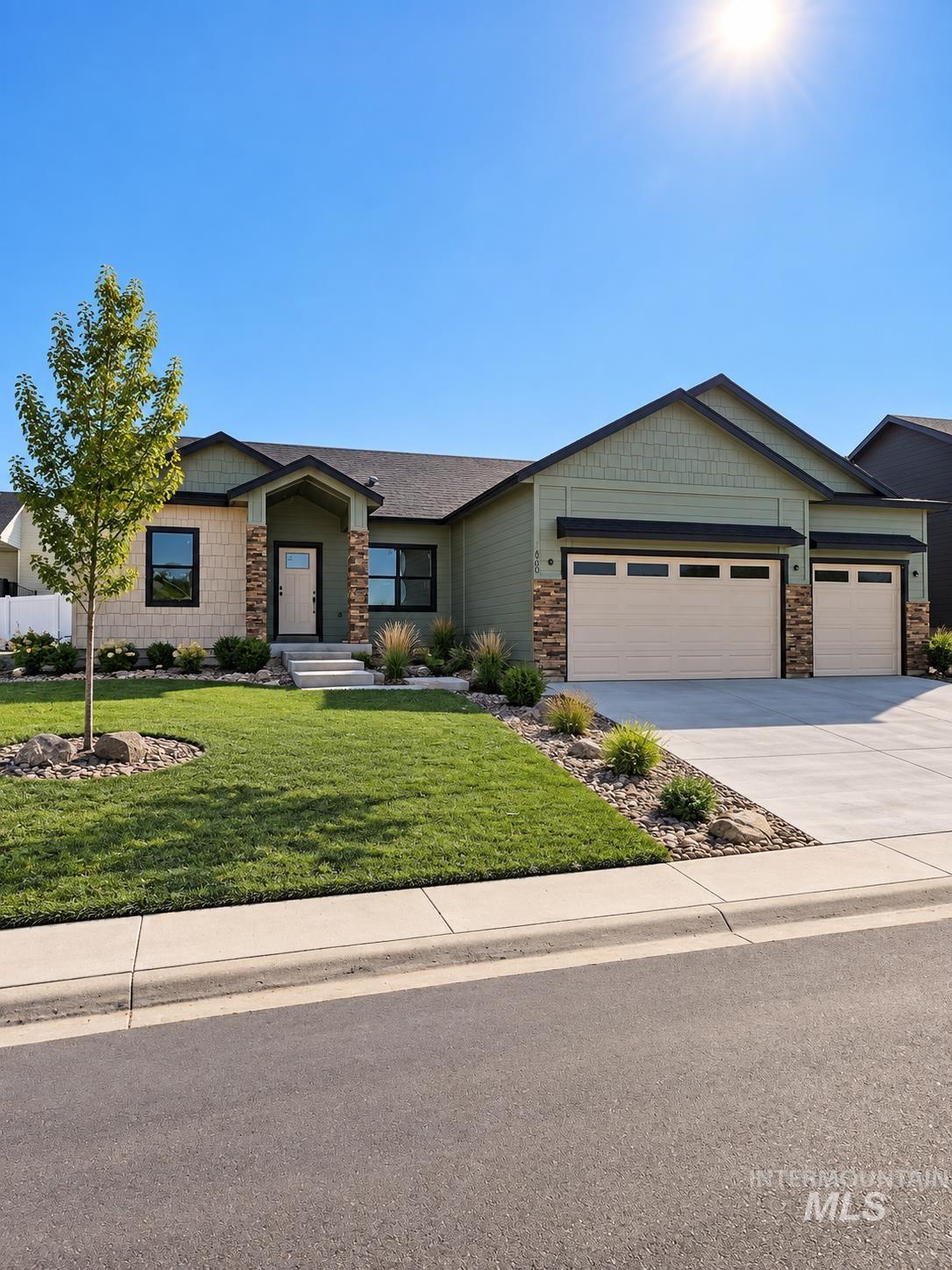 760 Oakmont St, Payette, Idaho 83661, 4 Bedrooms, 2 Bathrooms, Residential For Sale, Price $535,000, 99001185