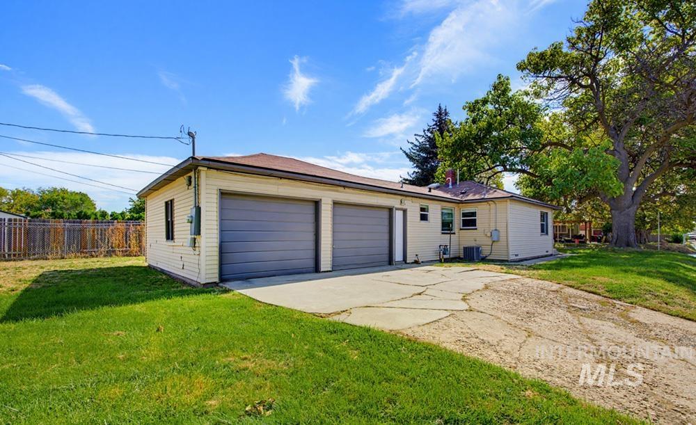 1303 Willow St, Caldwell, Idaho 83605, 3 Bedrooms, 1.5 Bathrooms, Residential For Sale, Price $299,900, 99001187