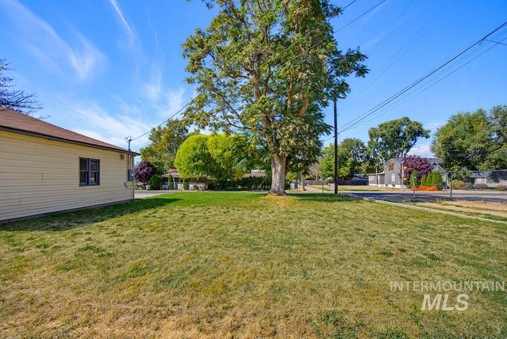 1303 Willow St, Caldwell, Idaho 83605, 3 Bedrooms, 1.5 Bathrooms, Residential For Sale, Price $299,900, 99001187