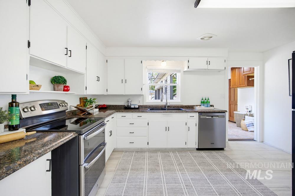1303 Willow St, Caldwell, Idaho 83605, 3 Bedrooms, 1.5 Bathrooms, Residential For Sale, Price $299,900, 99001187