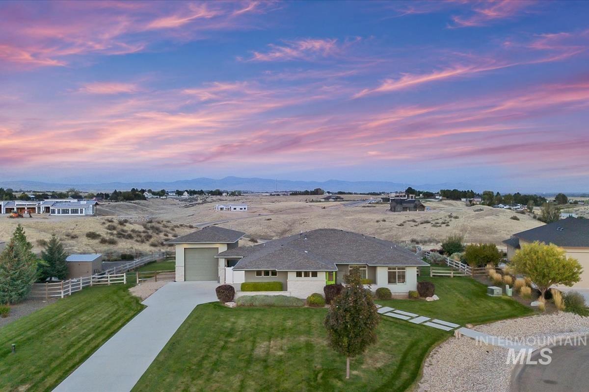 24398 Tombstone Ridge Ct, Middleton, Idaho 83644, 4 Bedrooms, 2.5 Bathrooms, Residential For Sale, Price $999,900, 99001189
