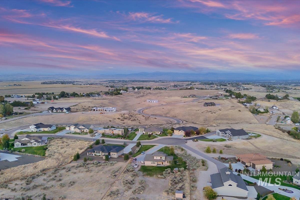 24398 Tombstone Ridge Ct, Middleton, Idaho 83644, 4 Bedrooms, 2.5 Bathrooms, Residential For Sale, Price $999,900, 99001189