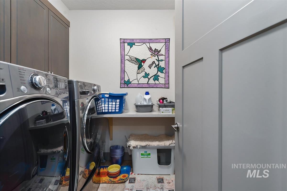 24398 Tombstone Ridge Ct, Middleton, Idaho 83644, 4 Bedrooms, 2.5 Bathrooms, Residential For Sale, Price $999,900, 99001189