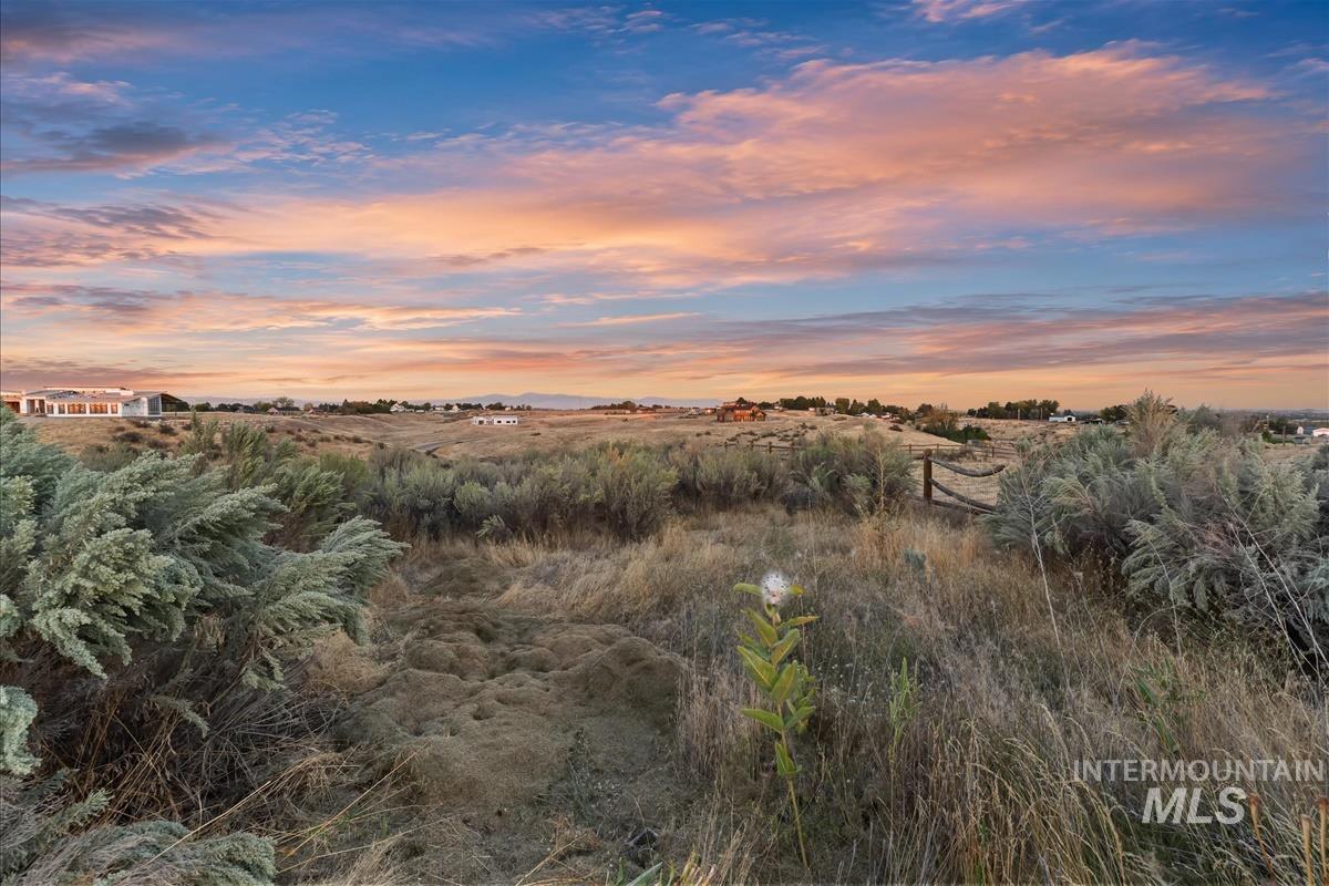 24398 Tombstone Ridge Ct, Middleton, Idaho 83644, 4 Bedrooms, 2.5 Bathrooms, Residential For Sale, Price $999,900, 99001189