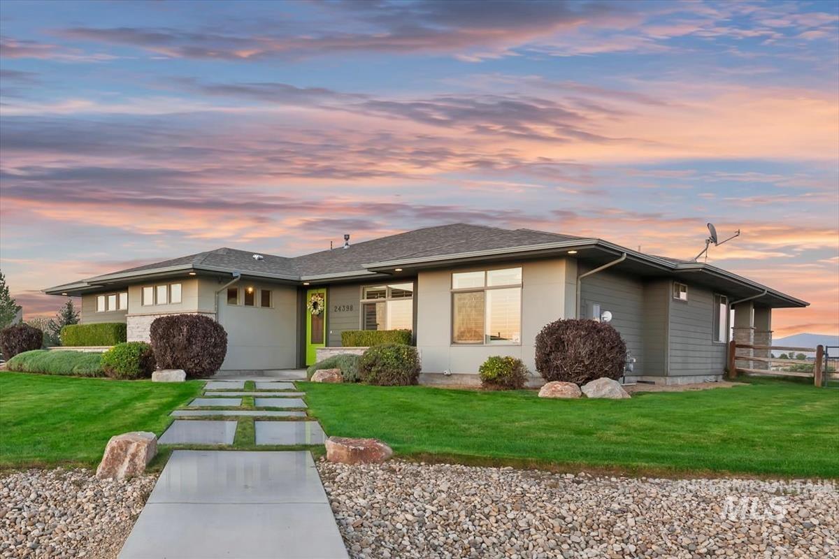 24398 Tombstone Ridge Ct, Middleton, Idaho 83644, 4 Bedrooms, 2.5 Bathrooms, Residential For Sale, Price $999,900, 99001189