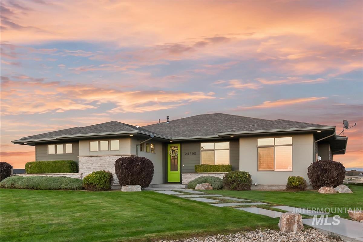 24398 Tombstone Ridge Ct, Middleton, Idaho 83644, 4 Bedrooms, 2.5 Bathrooms, Residential For Sale, Price $999,900, 99001189