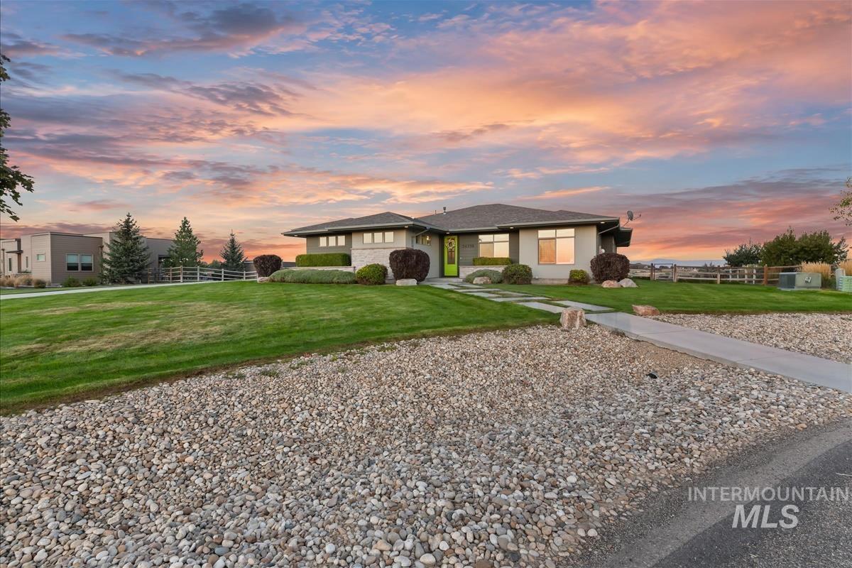 24398 Tombstone Ridge Ct, Middleton, Idaho 83644, 4 Bedrooms, 2.5 Bathrooms, Residential For Sale, Price $999,900, 99001189
