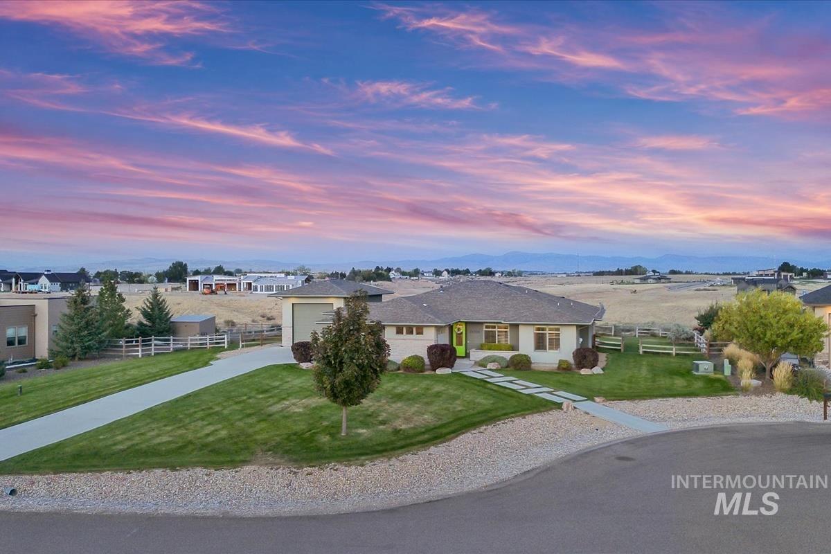 24398 Tombstone Ridge Ct, Middleton, Idaho 83644, 4 Bedrooms, 2.5 Bathrooms, Residential For Sale, Price $999,900, 99001189