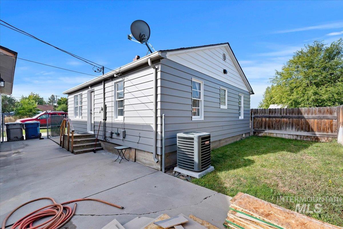10 N Harrell St, Boise, Idaho 83706, 2 Bedrooms, 1 Bathroom, Residential For Sale, Price $399,000, 99001191