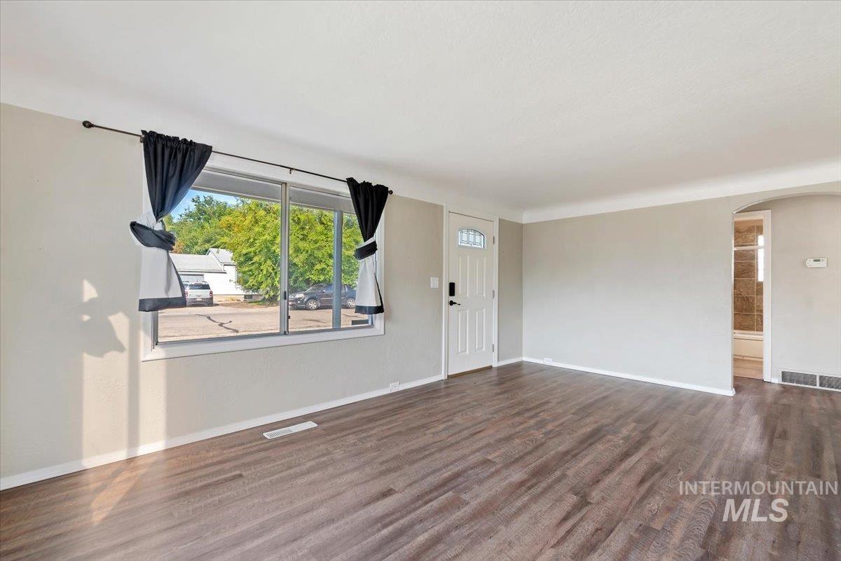 10 N Harrell St, Boise, Idaho 83706, 2 Bedrooms, 1 Bathroom, Residential For Sale, Price $399,000, 99001191
