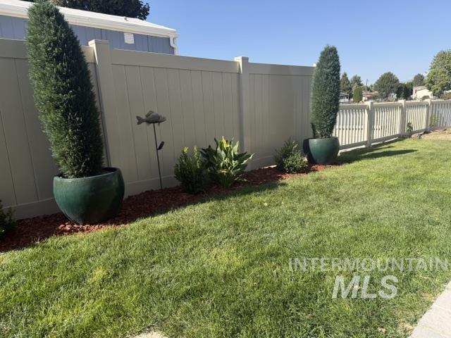 2108 E Blue Spruce Ln #188, Boise, Idaho 83716, 3 Bedrooms, 2 Bathrooms, Residential For Sale, Price $255,000, 99001193