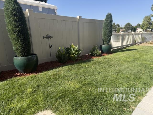 2108 E Blue Spruce Ln #188, Boise, Idaho 83716, 3 Bedrooms, 2 Bathrooms, Residential For Sale, Price $255,000, 99001193