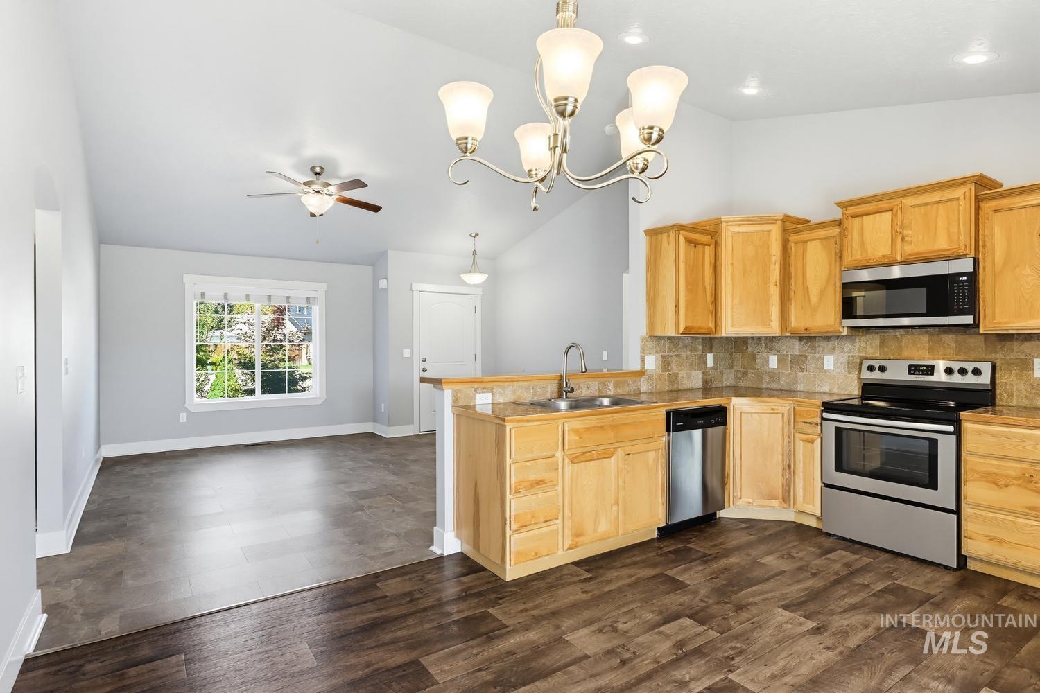 1121 Dittman Dr, Emmett, Idaho 83617, 3 Bedrooms, 2 Bathrooms, Residential For Sale, Price $369,000, 99001194